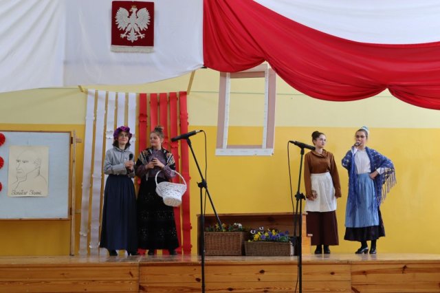 b_1024_768_0_00_images_2022_2023_Wydarzenia_3maja_342395186_256995906696286_7260251038176553266_n